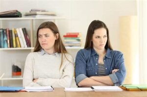 How to choose a college roommate